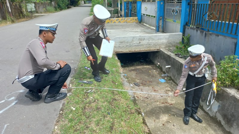 tidak-perhatikan-lampu-sein-pengendara-motor-tabrak-lansia-sampai-meninggal