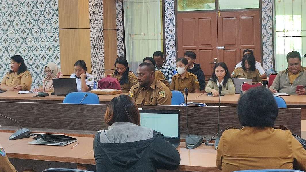 pemkab-mimika-latih-penyusunan-dokumen-renstra-2024-2029-bagi-opd