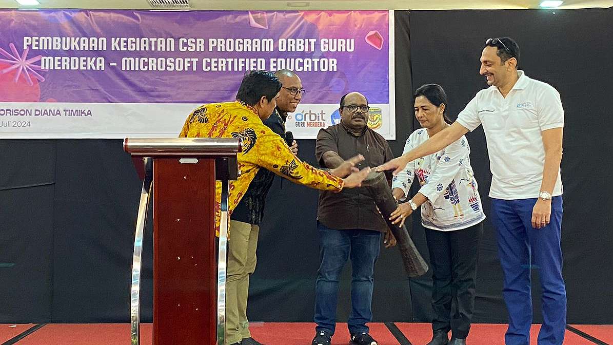 250-guru-di-mimika-ikut-program-csr-orbit-guru-merdeka