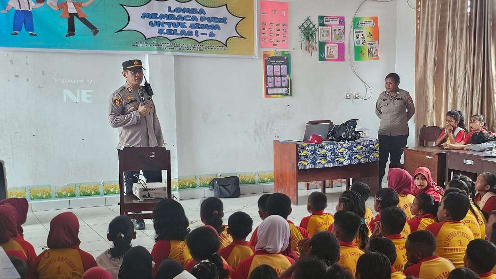 polsek-mimika-baru-masuk-sekolah-beri-materi-tentang-perundungan