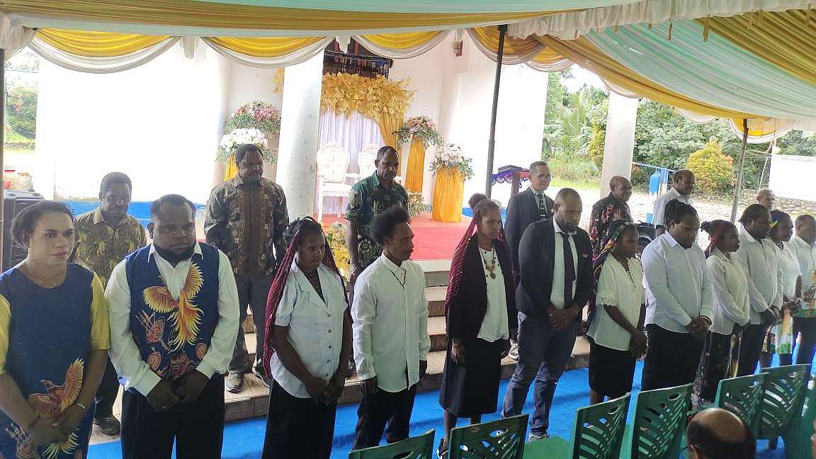 tujuh-pasangan-ikut-nikah-massal-di-jemaat-gidi-smirna