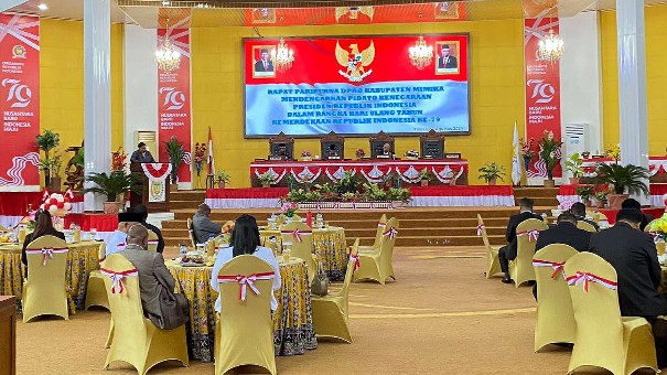 dprd-mimika-rapat-paripurna-dengar-pidato-presiden