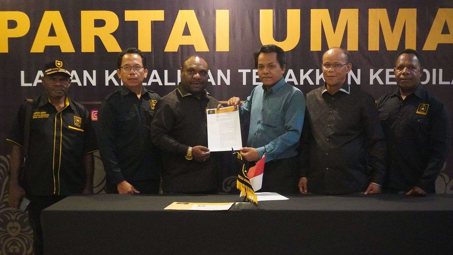 partai-ummat-resmi-usung-alex-omaleng-yusuf-rombe-di-pilkada-mimika