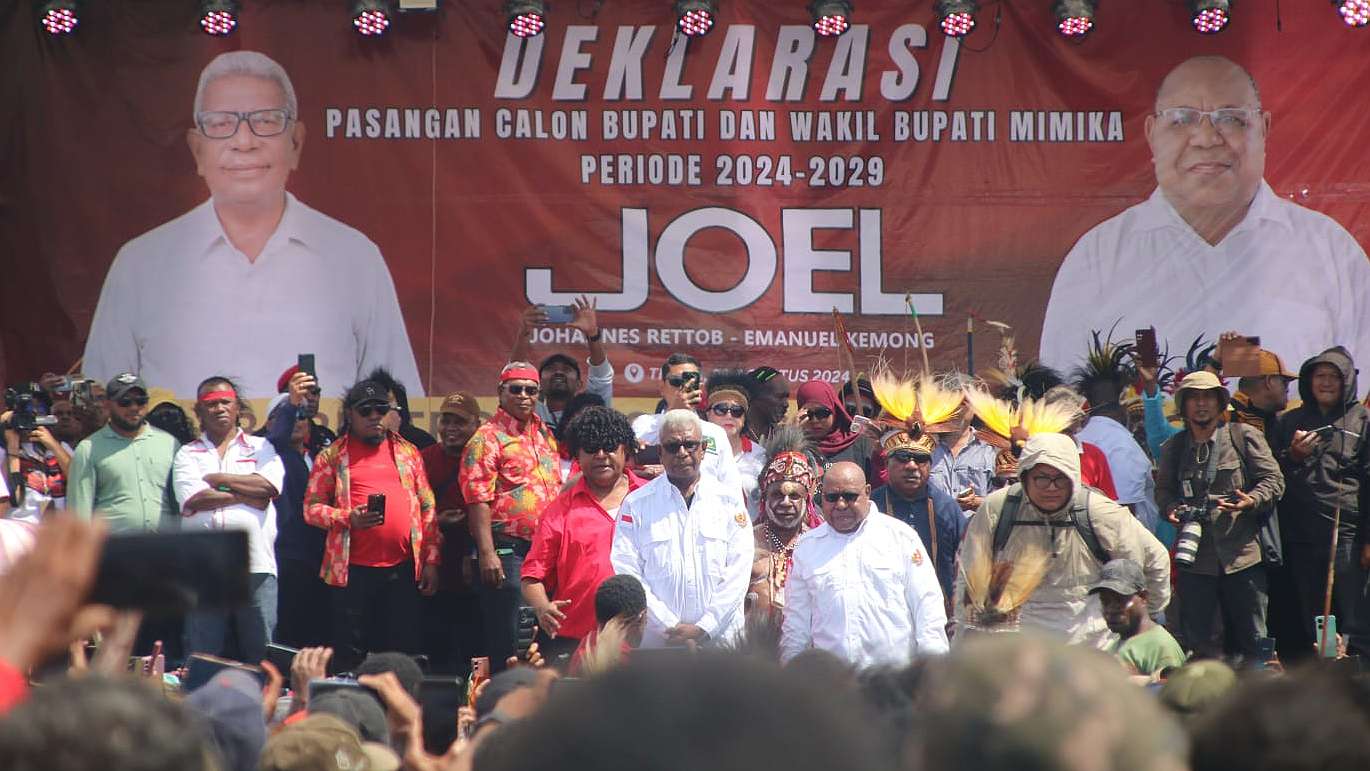 ribuan-warga-hadiri-deklarasi-joel-maju-pilkada-mimika-2024