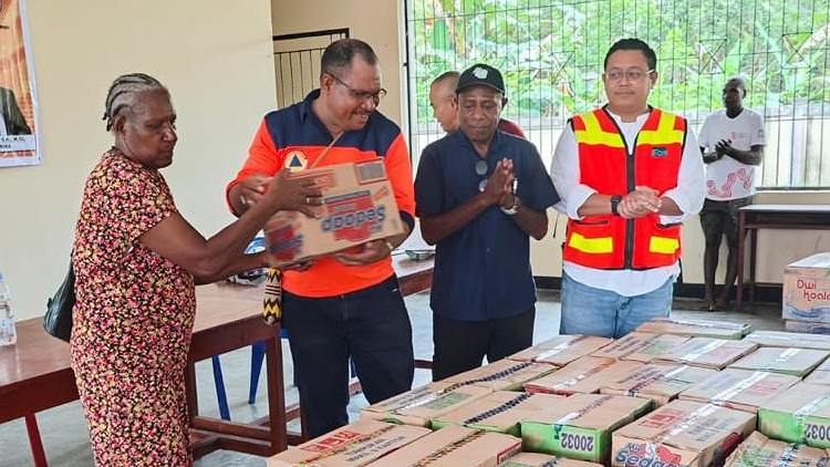 pt-freeport-dukung-bpbd-mimika-salurkan-bantuan-untuk-korban-banjir-nayaro