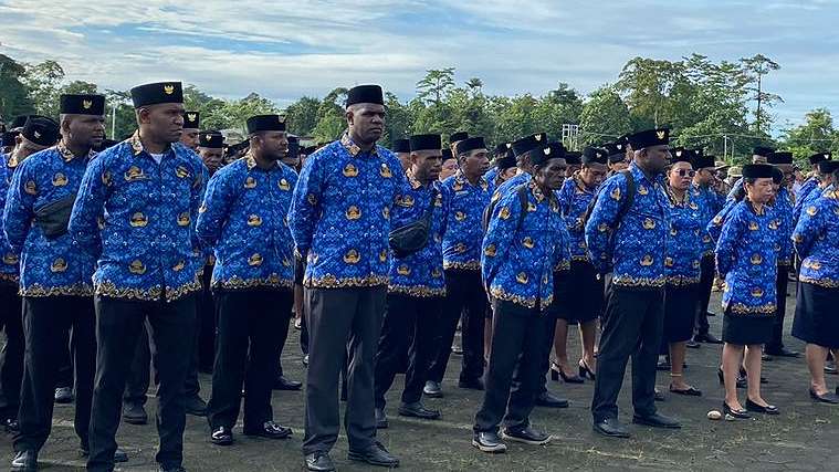 sk-pppk-nakes-belum-dibagikan-bkpsdm-eltinus-omaleng-yang-harus-tanda-tangan