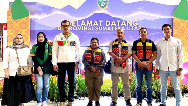 pj-gubernur-papua-tengah-hadiri-pembukaan-pon-xxi-di-aceh