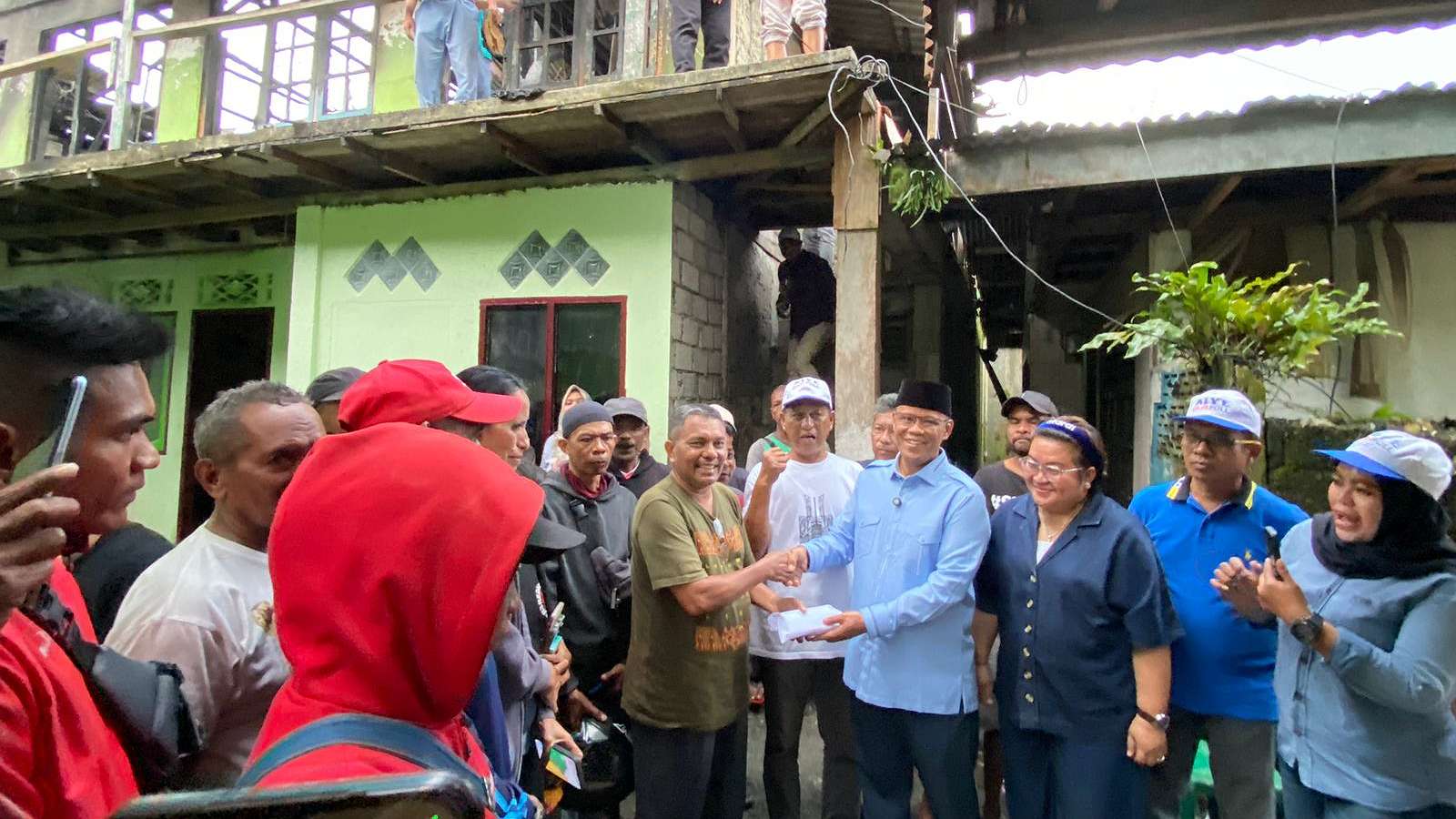 aiye-gerak-cepat-bantu-korban-kebakaran-di-mimika-baru