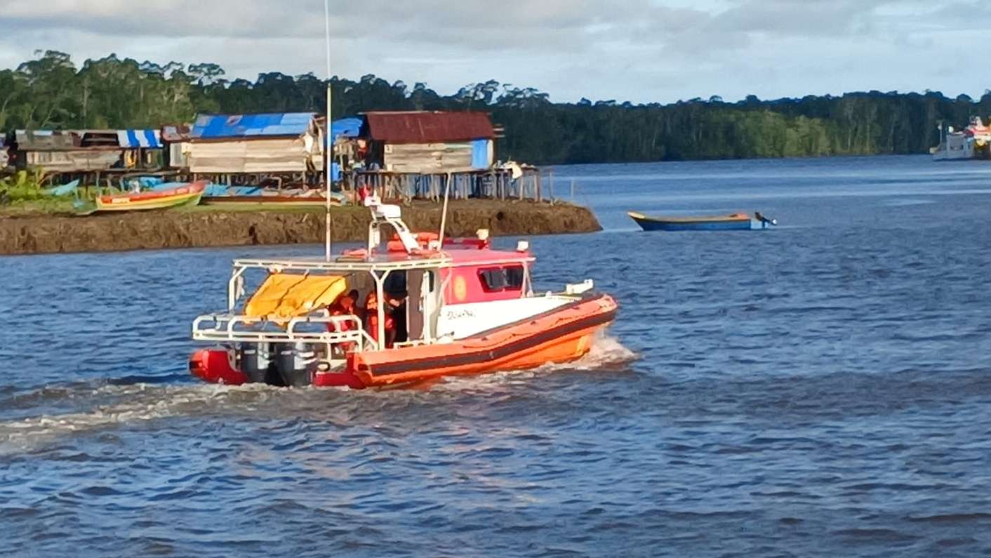 long-boat-ditumpangi-kepala-kampung-otakwa-hilang-di-perairan-puriri
