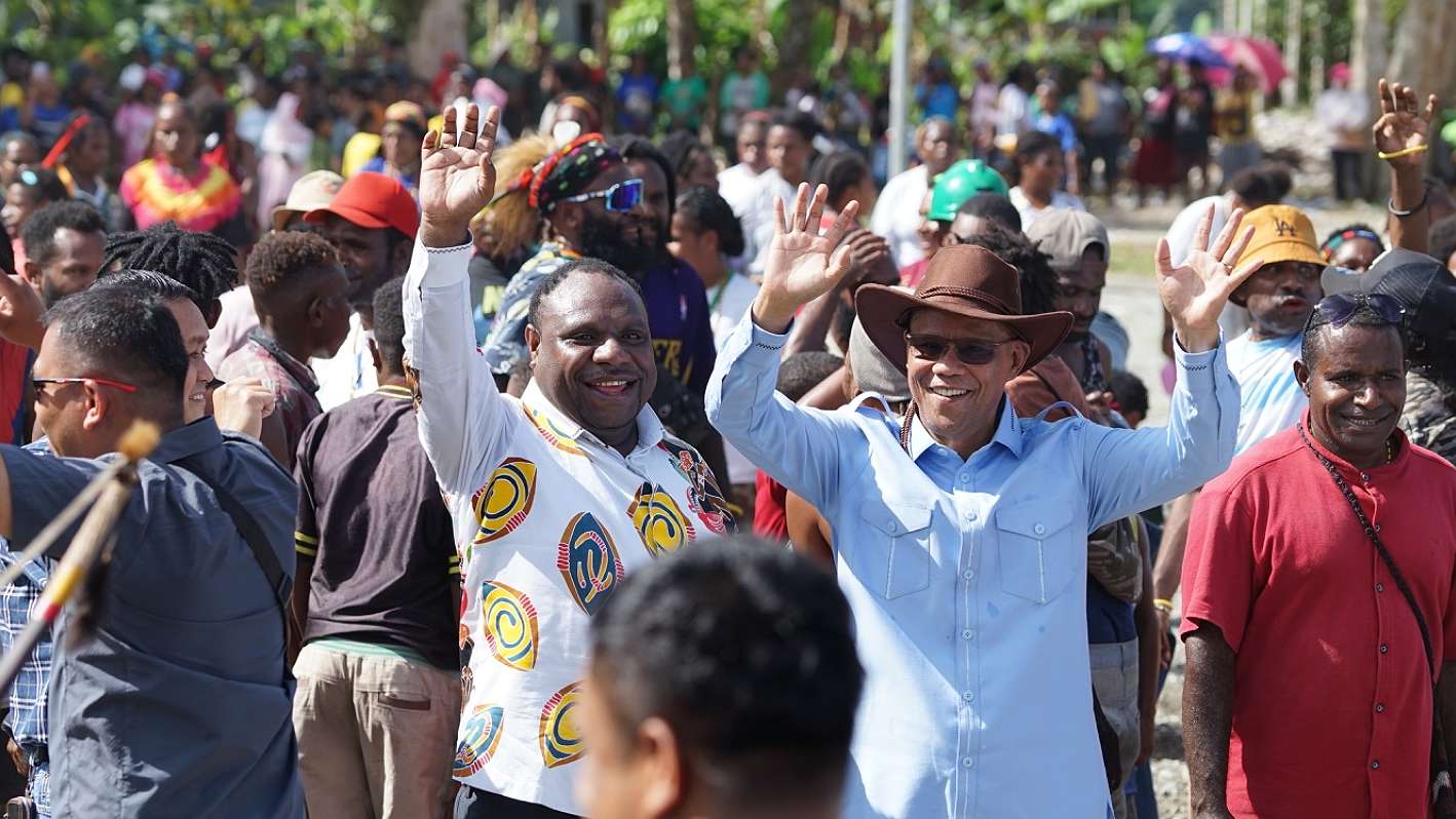 bungkus-suara-untuk-aiye-tokoh-kwamki-narama-yang-lain-percuma