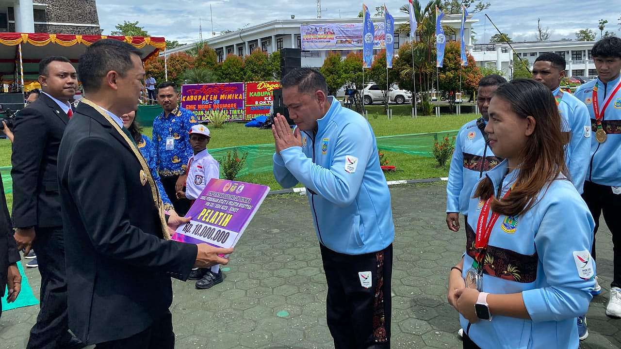 berprestasi-di-pon-atlet-mimika-dapat-hadiah-dari-pemkab
