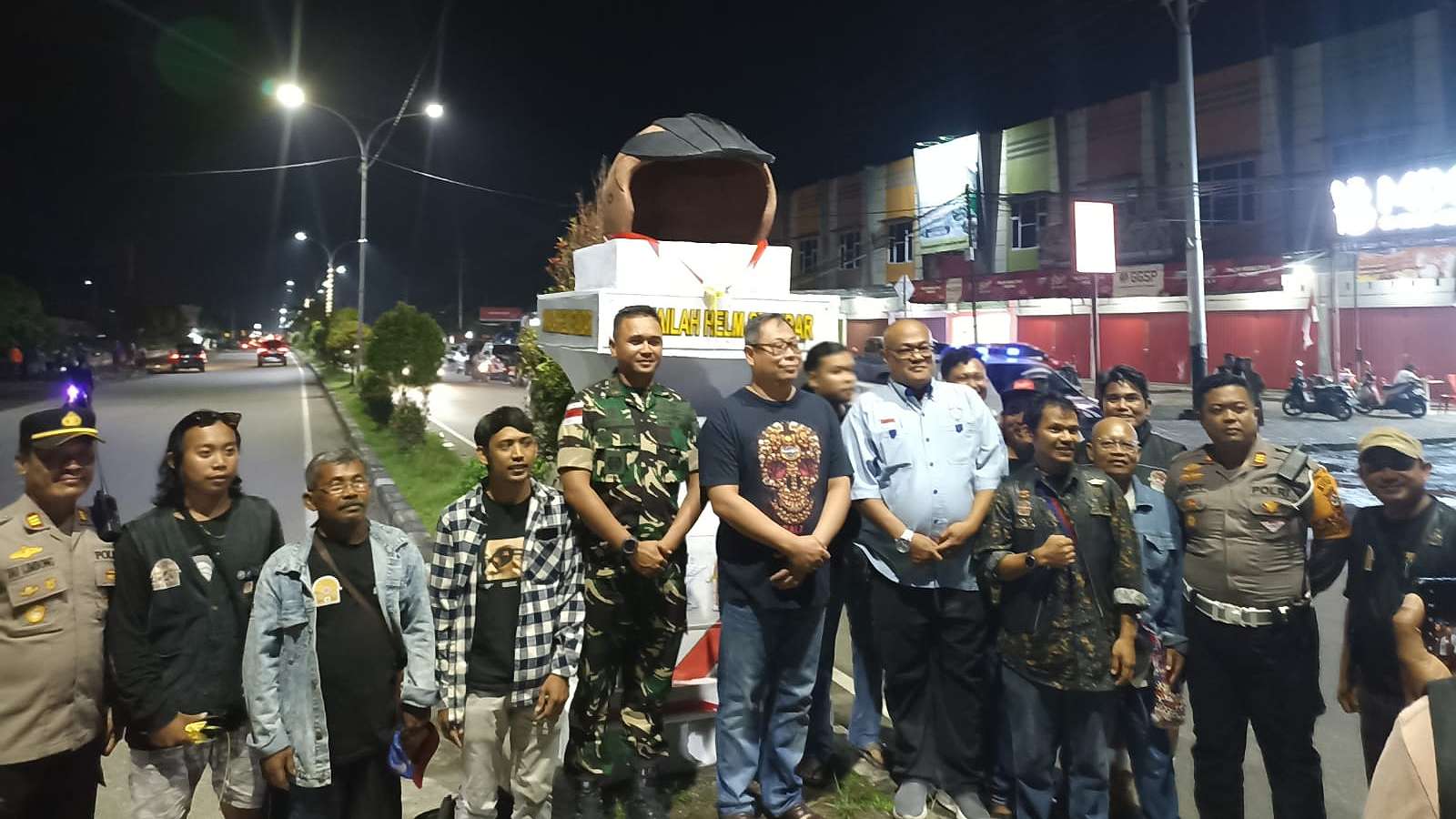 wakapolda-resmikan-tugu-helem-kovac-timika