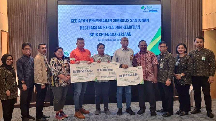 bpjs-ketenagakerjaan-serahkan-santunan-rp902-juta-ke-pekerja-tiga-perusahaan