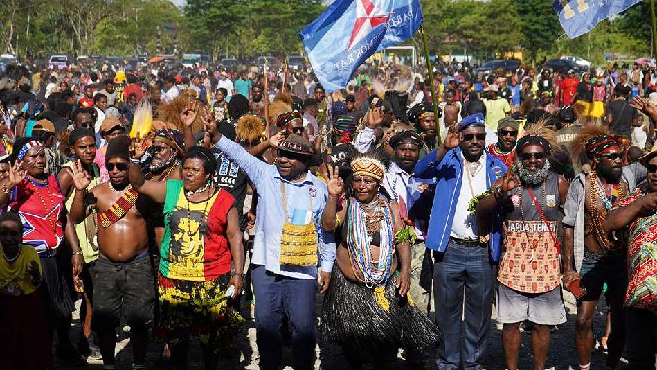 ribuan-warga-utikini-kumpul-nyatakan-dukung-aiye-komitmen-lanjutkan-pembangunan-mimika