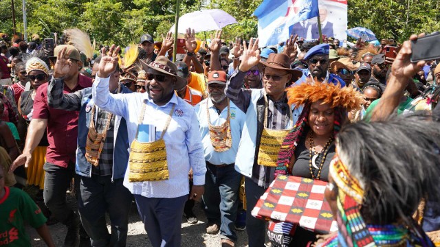 alex-omaleng-bakal-gunakan-dana-otsus-untuk-bantuan-langsung-tunai-bagi-oap