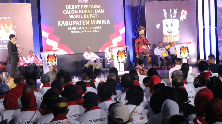 debat-pertama-paslon-bupati-wakil-bupati-mimika-dimulai