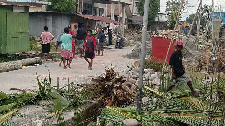 listrik-kota-timika-sempat-padam-pln-ada-warga-tebang-pohon-tanpa-koordinasi