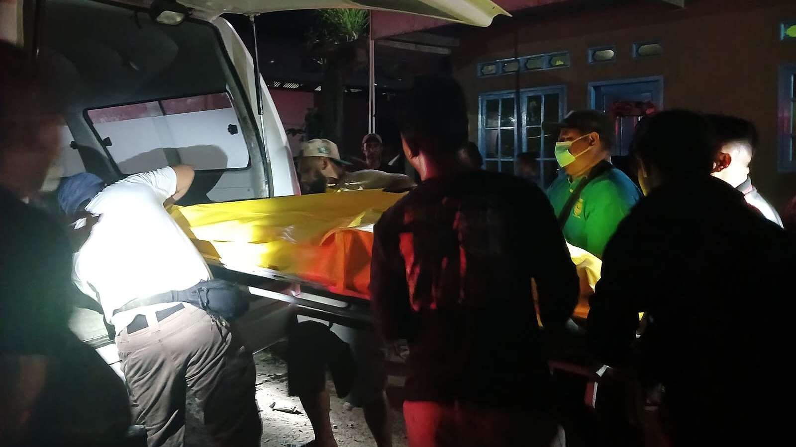 tadi-malam-ditemukan-perempuan-meninggal-di-dalam-kosnya