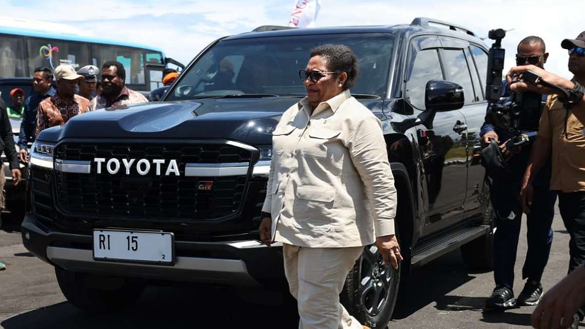 ribka-haluk-tinjau-pembangunan-bandara-hingga-pusat-pemerintahan-papua-tengah-di-nabire