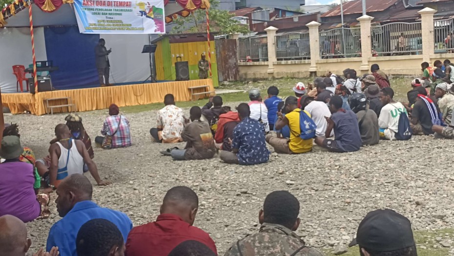 sekelompok-warga-timika-aksi-tolak-transmigrasi-ke-papua