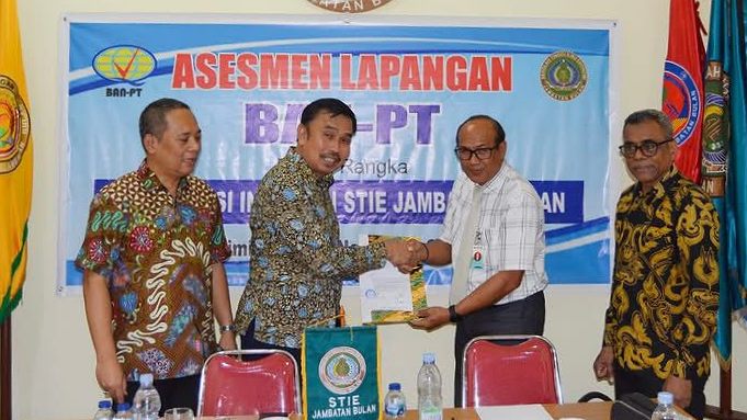 diperiksa-ban-pt-stie-jb-siap-jadi-pelopor-pendidikan-berkualitas-di-mimika