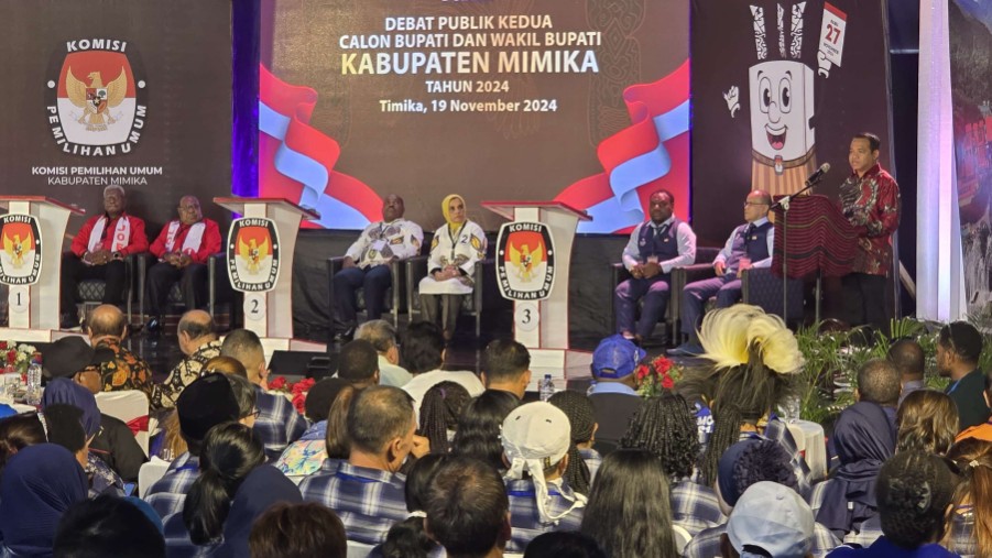 debat-kedua-pilkada-mimika-dimulai-tiga-paslon-adu-gagasan