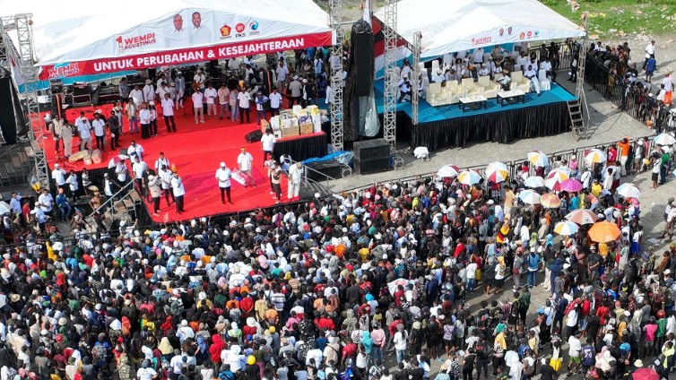 ribuan-pendukung-padati-kampanye-akbar-jww-aa-di-timika