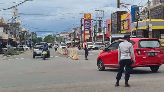 selama-desember-jalan-budi-utomo-timika-kembali-dua-arah