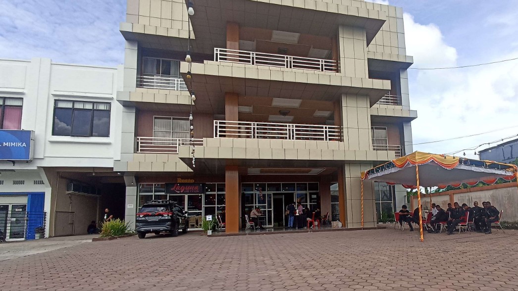 pleno-rekapitulasi-kabupaten-200-aparat-perketat-keamanan-hotel-cartenz