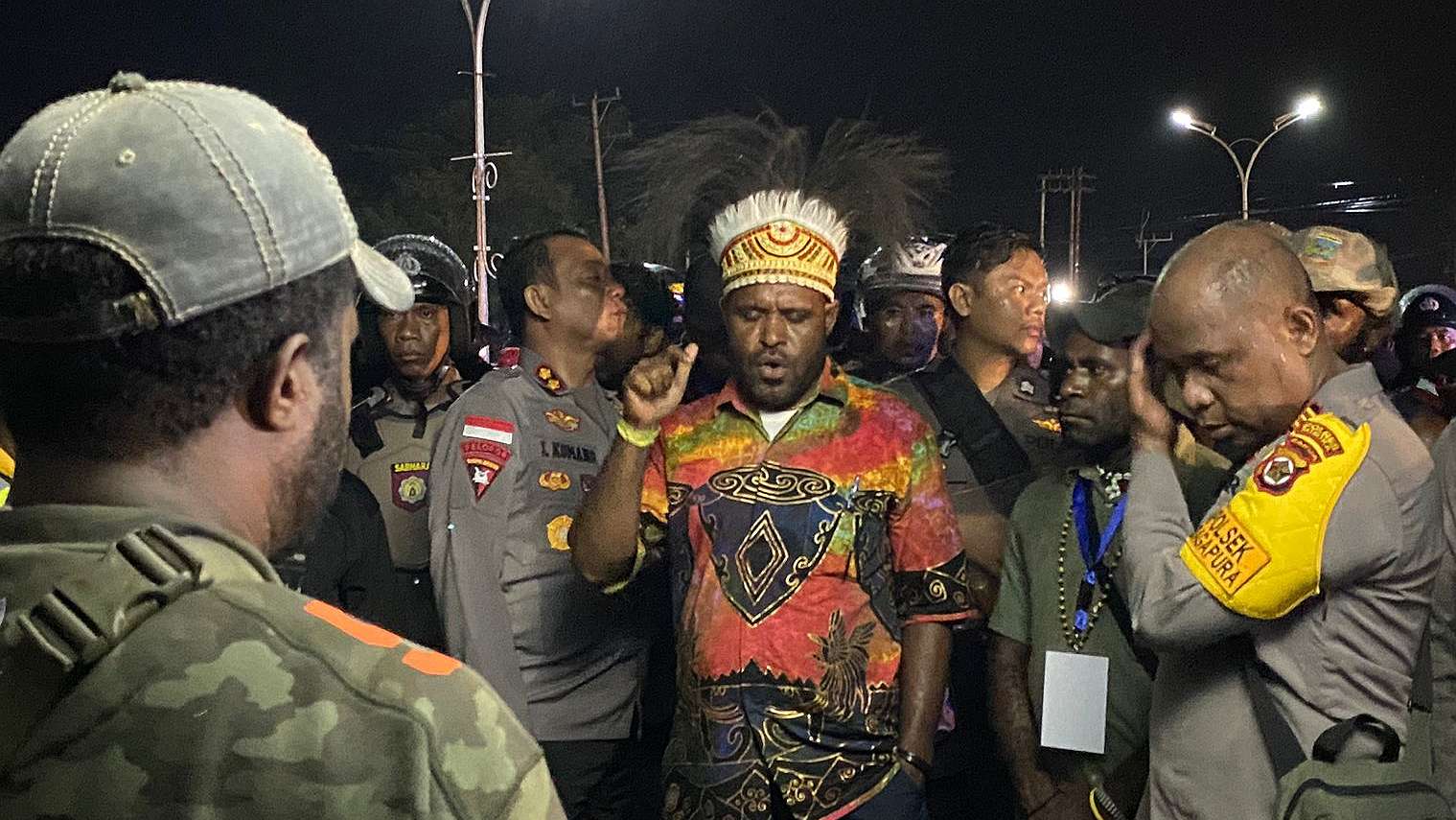 pendukung-aiye-unjuk-rasa-protes-hasil-rekapitulasi-distrik-kwamki-narama