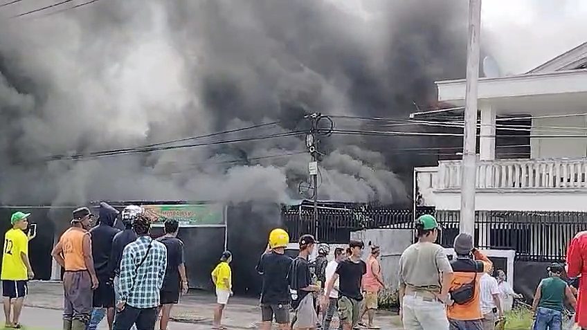 sejumlah-ruko-terbakar-di-jalan-cenderawasih-timika