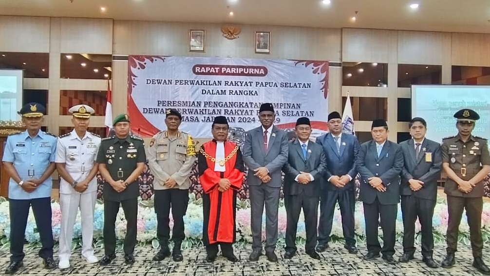 heribertus-silfinus-silubun-resmi-jabat-ketua-dpr-papua-selatan-periode-2024-2029