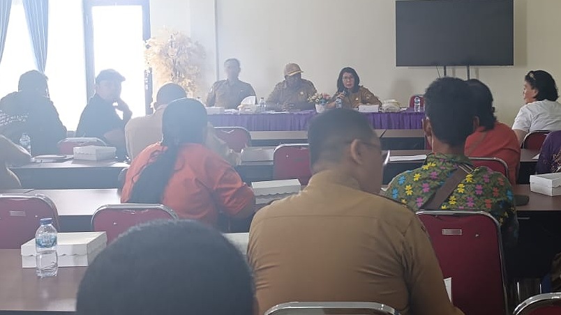 satukan-harga-disnakeswan-dan-disperindag-bertemu-pedagang-babi