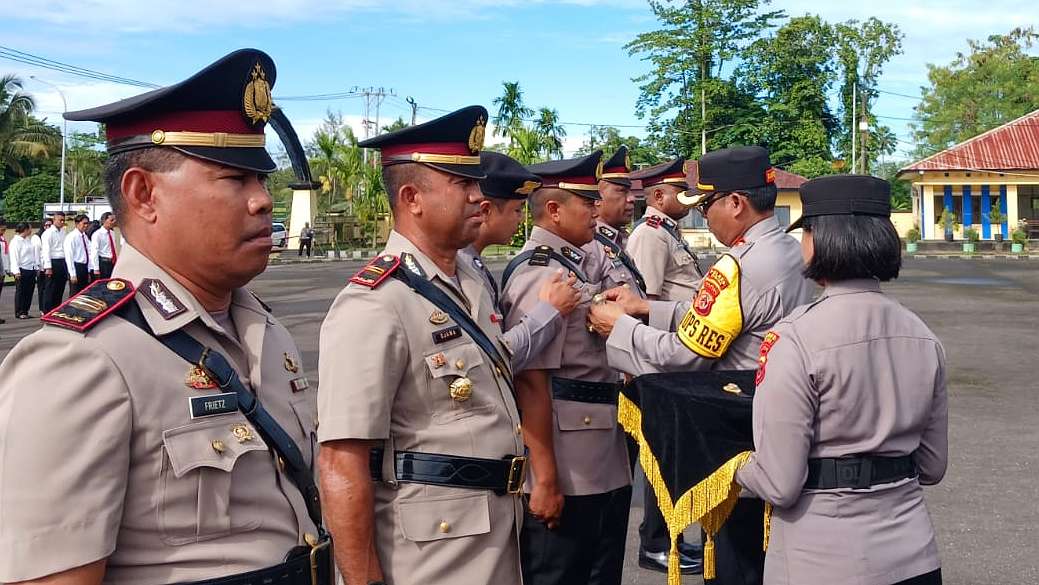 pejabat-polres-mimika-dirotasi-ini-pesan-kapolres