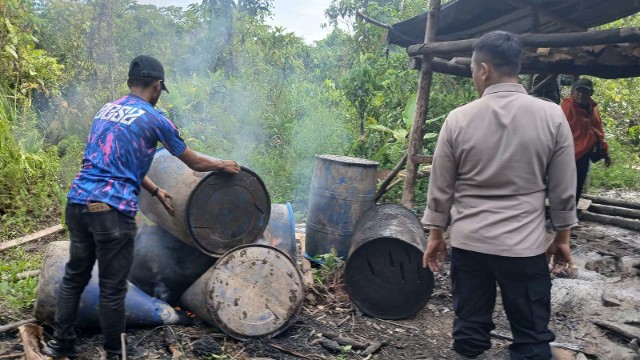 polsek-mimika-baru-grebek-pabrik-miras-di-kamoro-jaya