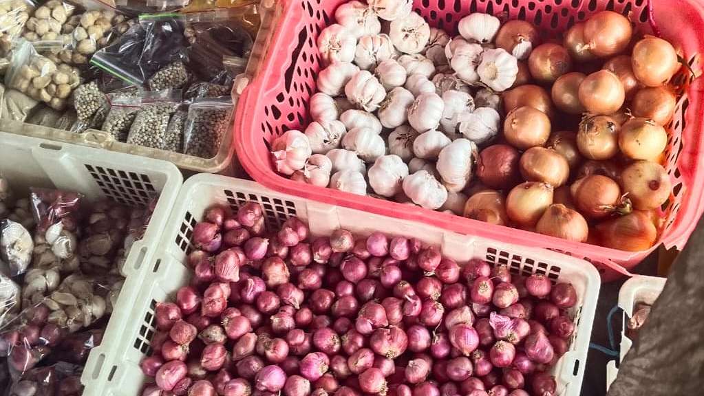 jelang-natal-harga-bumbu-dapur-di-merauke-melonjak-tinggi