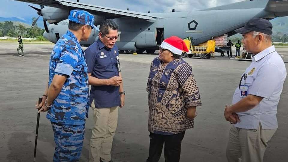 ribka-haluk-tinjau-harga-tiket-di-papua-pegunungan