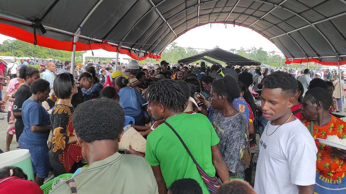 pemkab-mimika-sukses-rayakan-natal-masyarakat-disuguhi-beragam-menu-nusantara