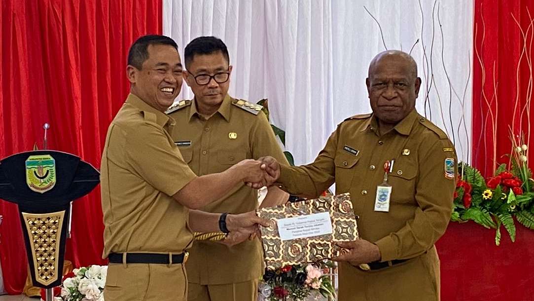 berikut-capaian-valentinus-selama-4-bulan-jabat-pj-bupati-mimika