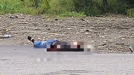 pria-tergeletak-di-jalan-bandara-polisi-jatuh-dari-pikap