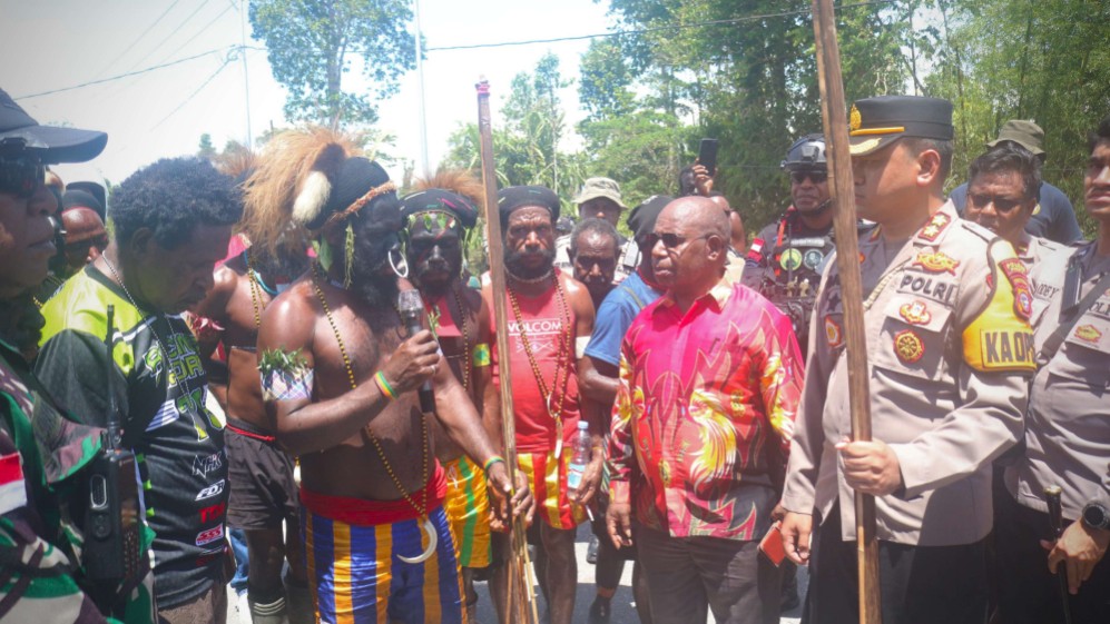 Perdamaian kedua kelompok di Jalan Baru, Rabu (22/1/2025). Foto: Eka /Papua60detik