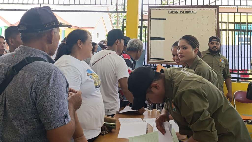 bpn-mimika-bagikan-233-sertifikat-eletronik-untuk-distrik-iwaka