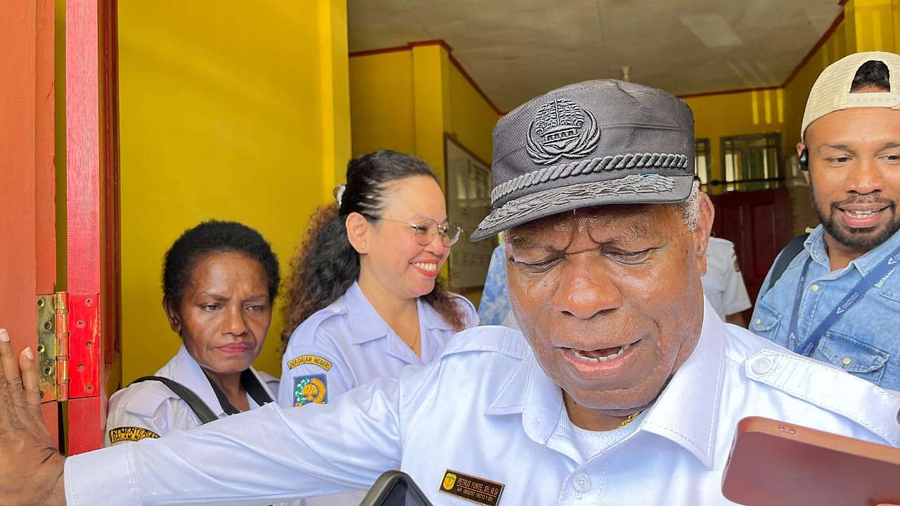 pj-sekda-perintahkan-lurah-rt-aktif-tangani-sampah