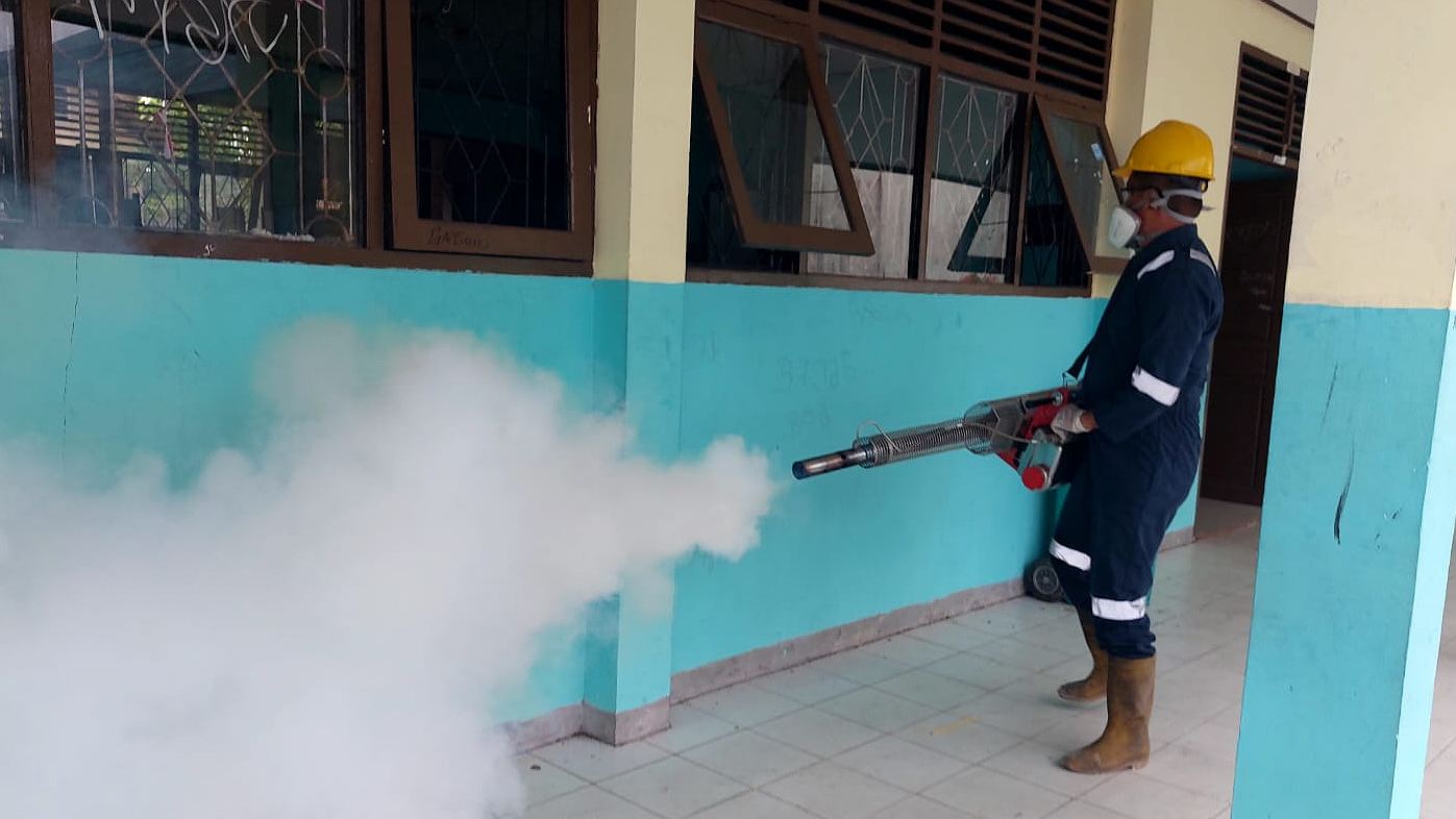 cegah-lonjakan-dbd-dinkes-mimika-fogging-sekolah