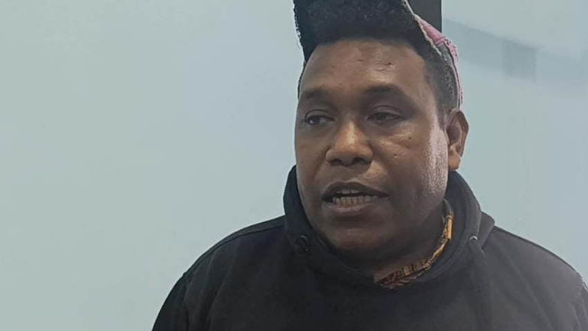 Ketua RT 16 wilayah Gorong-Gorong, Theo. Foto; Martha/ Papua60detik