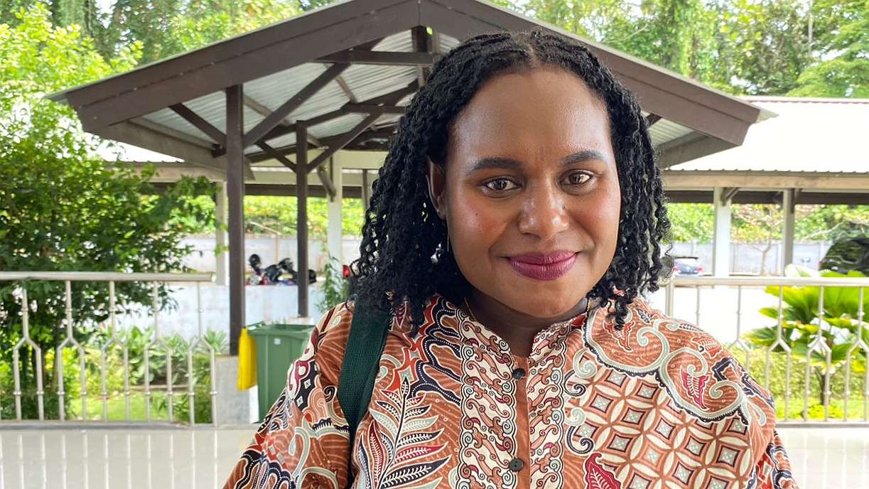 ester-tsenawatme-dipilih-jadi-waket-iii-dprk-mimika-wakili-jalur-otsus