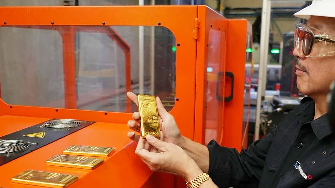 pt-freeport-kirim-emas-batangan-perdana-ke-antam-beratnya-125-kilogram