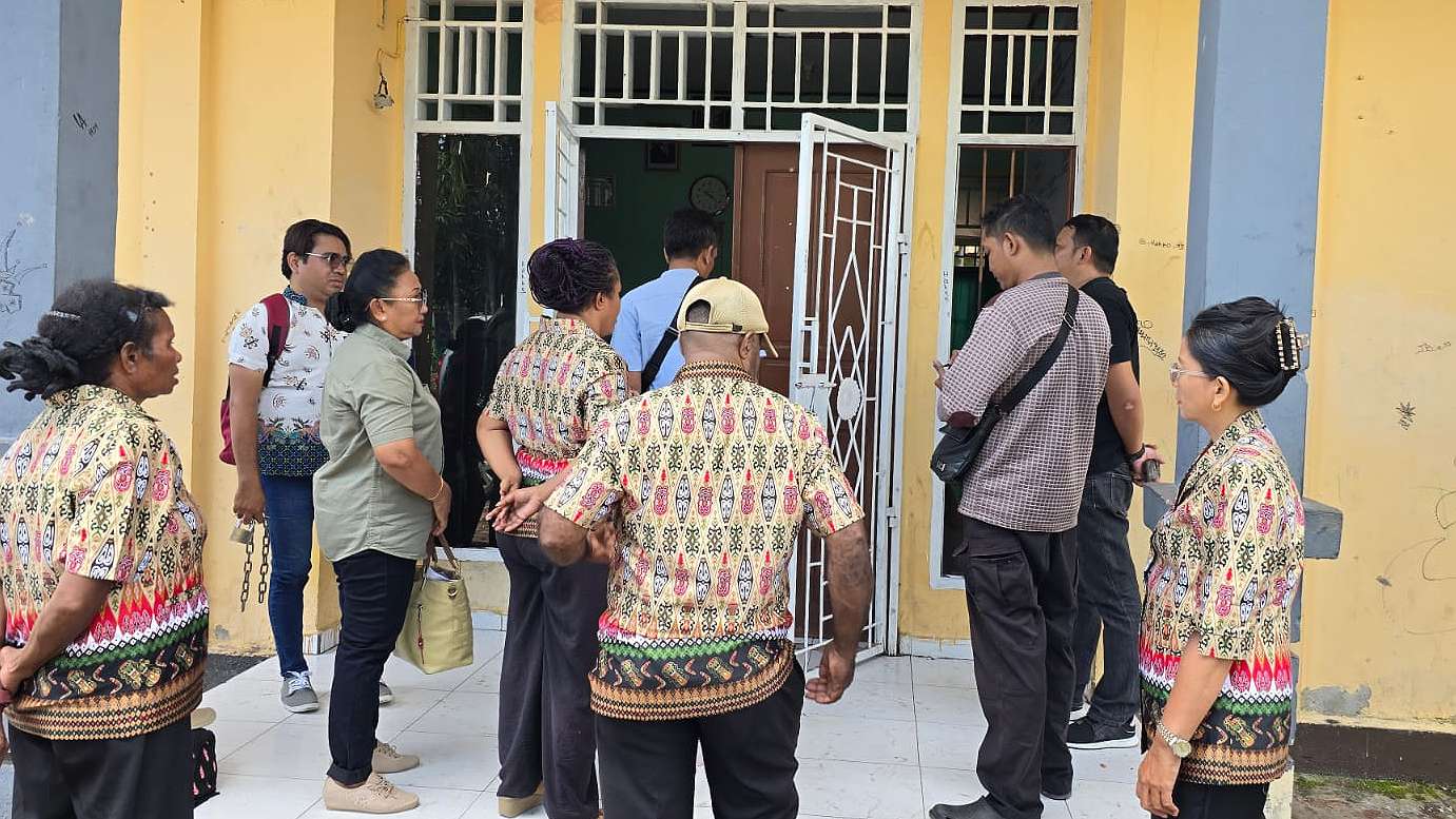 kantor-kelurahan-kebun-sirih-timika-dibobol-maling-satu-unit-komputer-raib