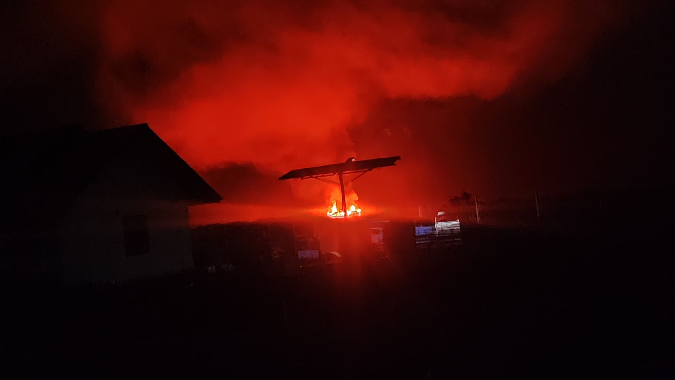 satgas-damai-cartenz-buru-pelaku-pembakaran-gedung-smp-di-puncak