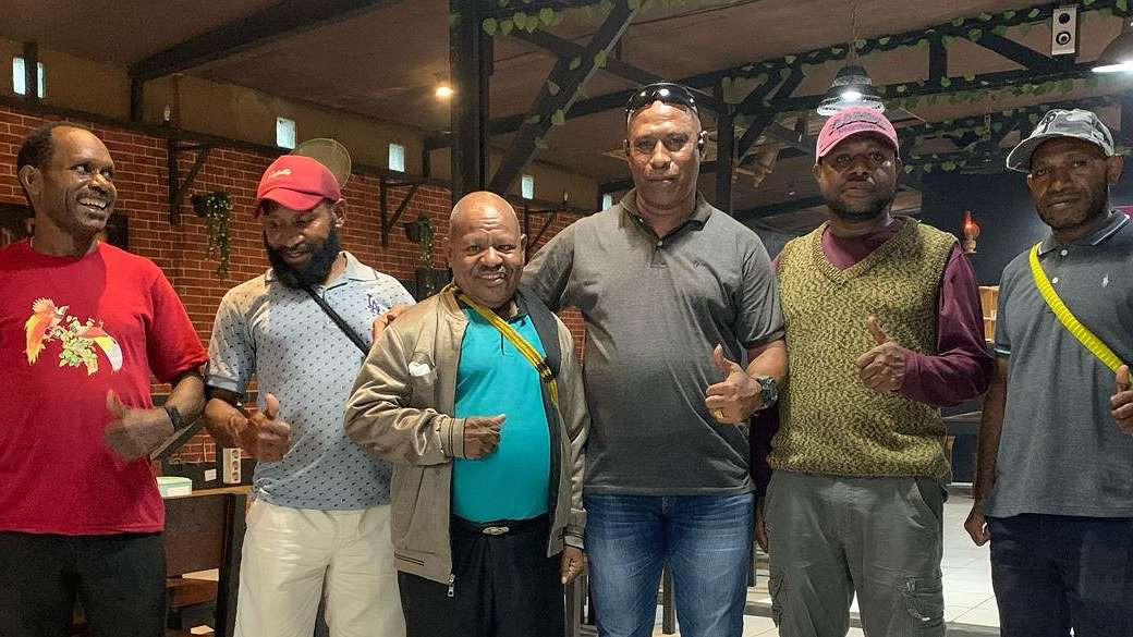 pendidikan-di-distrik-alama-lumpuh-total-warga-desak-buka-akses-penerbangan